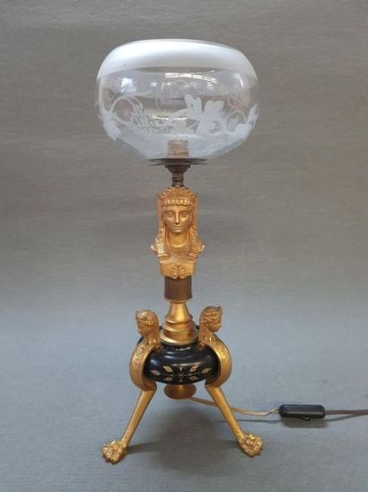 Pied de lampe en bronze patiné et doré, style...
