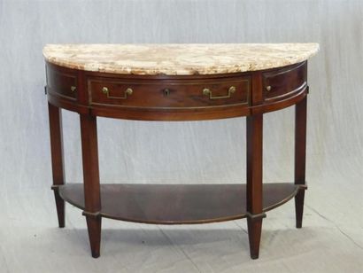 Mahogany veneered half-moon console.
Louis...