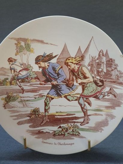 SARREGUEMINES: Suite de onze assiettes en...