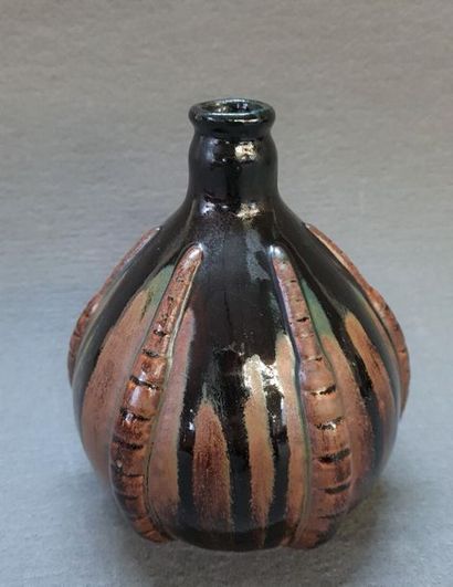 Lucien ARNAUD à Saint Amand pour PRIMAVERA.
Vase...