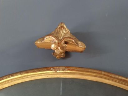 Vitrine de table à éventail en bois et stuc...