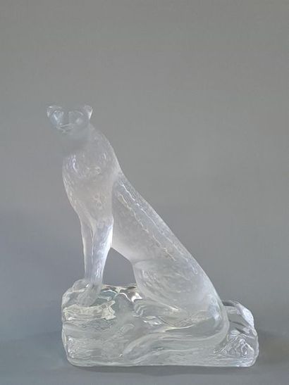 LALIQUE FRANCE:
Guépard.
Sculpture en cristal...