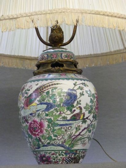 Potiche couverte en porcelaine de Chine,...