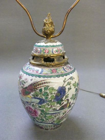 Potiche couverte en porcelaine de Chine,...