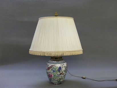 Potiche couverte en porcelaine de Chine,...