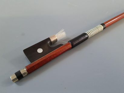 Archet. 
L. :74,5 cm. 