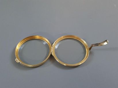 Ostensoir en argent repoussé et ciselé de...