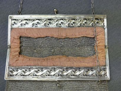 Sac minaudière en argent 800°/00, à décor...