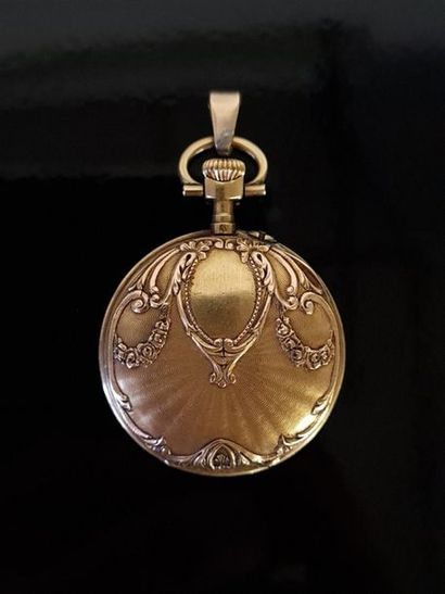 Neck watch in 750°/00 gold. 
19.56 g
