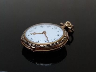 Neck watch in 750°/00 gold. 
19.56 g