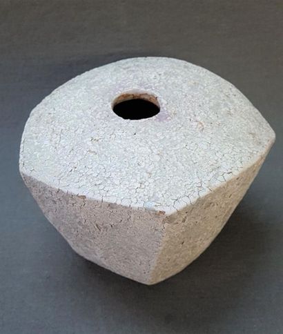 David WHITEHEAD- 
Large stoneware vase. 
H.16...