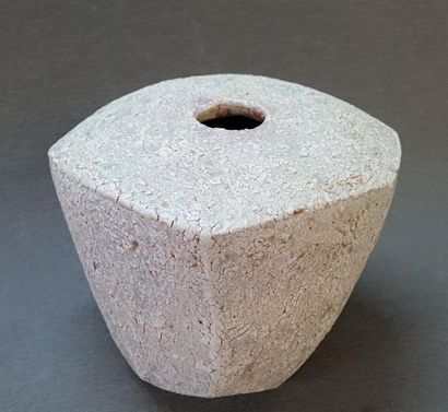 David WHITEHEAD- 
Large stoneware vase. 
H.16...