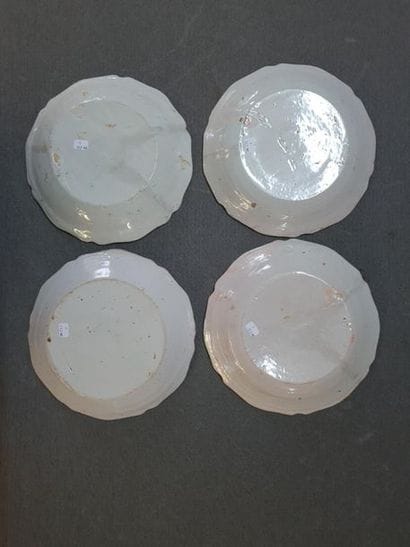 NEVERS fin XVIIIe, début XIX° : 
Quatre assiettes...