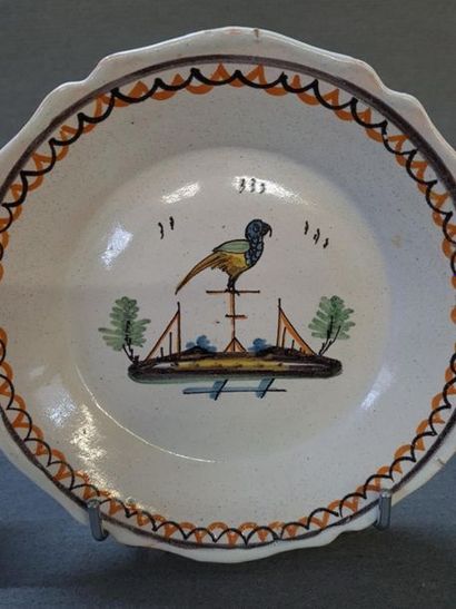NEVERS fin XVIIIe, début XIX° : 
Quatre assiettes...