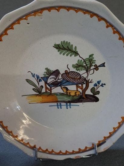NEVERS fin XVIIIe, début XIX° : 
Quatre assiettes...