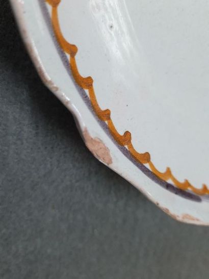 NEVERS fin XVIIIe, début XIX° : 
Quatre assiettes...