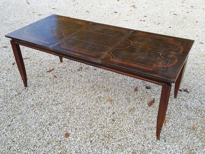 Table années 40 en placage marqueté , une...