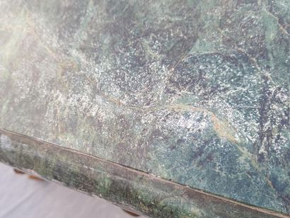 Table à gibier en bois sculpté et peinture...