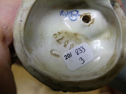 Allemagne XIX°: Couple d'arlequins en porcelaine.
H:...