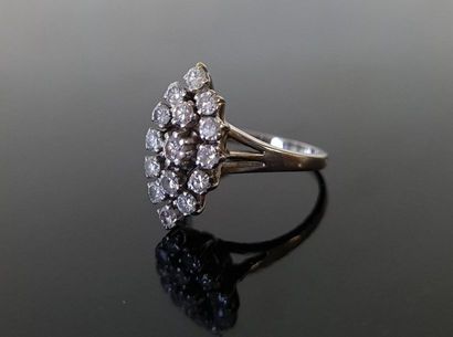 Marquise ring in 750°/00 white gold, set...