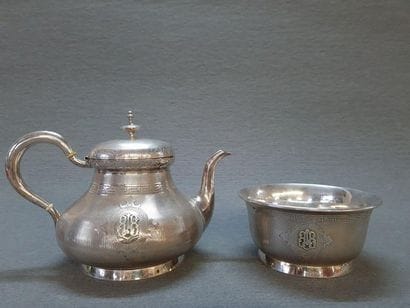 Théière et sucrier en argent 925°/00 Napoléon...