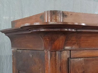 Walnut wardrobe with columns
220 x 170 x...