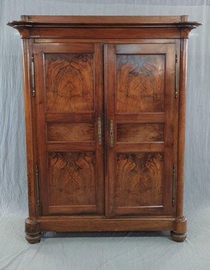 Walnut wardrobe with columns
220 x 170 x...