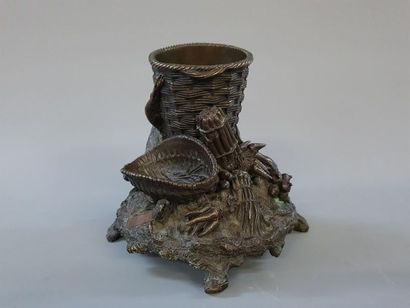 Nécessaire de bureau en bronze à décor de...