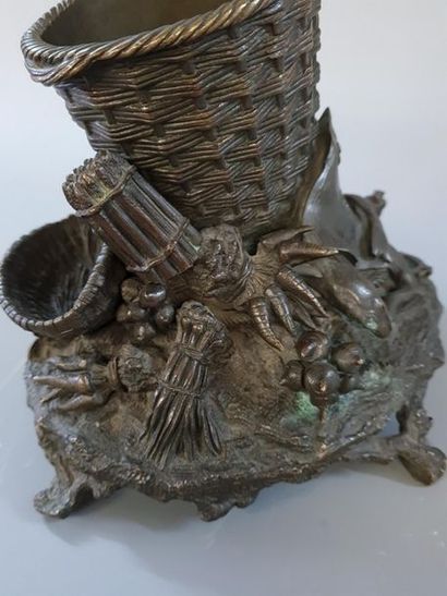 Nécessaire de bureau en bronze à décor de...