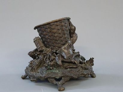 Nécessaire de bureau en bronze à décor de...