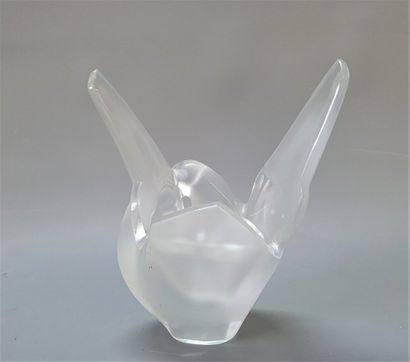 LALIQUE France:

Vase pique fleurs modèle...