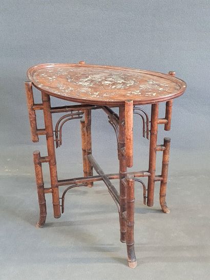 Small Asian table. 

71 x 67 x 43 cm.