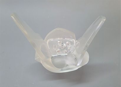 LALIQUE France:

Vase pique fleurs modèle...