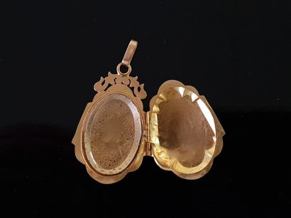 Souvenir medallion in gold 750°/ 00, inside...