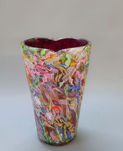 Large multicoloured glass vase. 

H. :34.5...