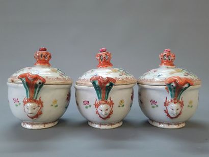 COMPAGNIE DES INDES

Suite de trois petites...