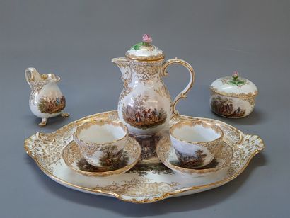 Tête à tête en porcelaine à décor de scènes...