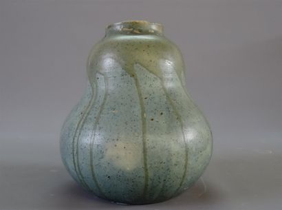 Lucien ARNAUD - à Saint Amand : 

Vase bilobé...