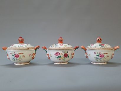 COMPAGNIE DES INDES

Suite de trois petites...