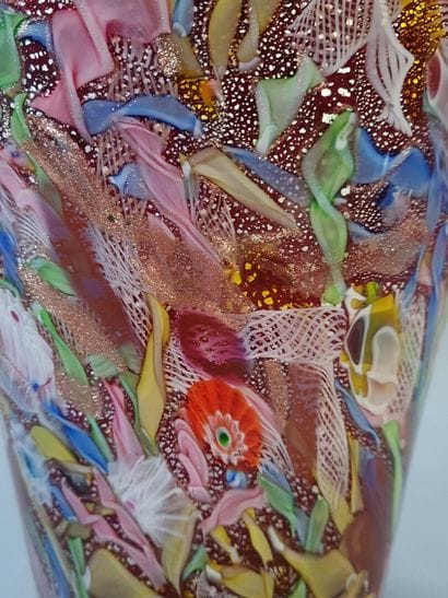 Large multicoloured glass vase. 

H. :34.5...