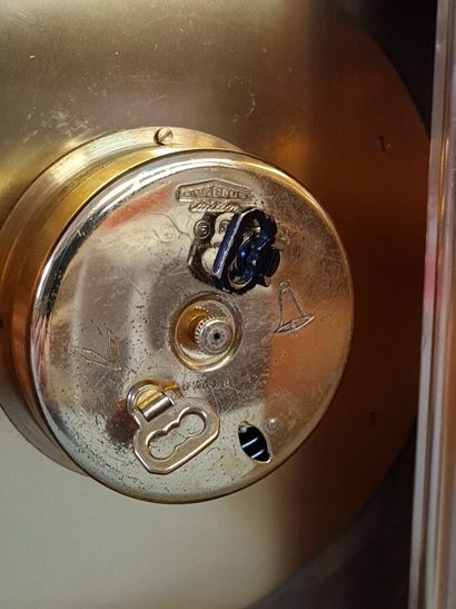 HOUR LAVIGNE 

Clock in gilded and lacquered...