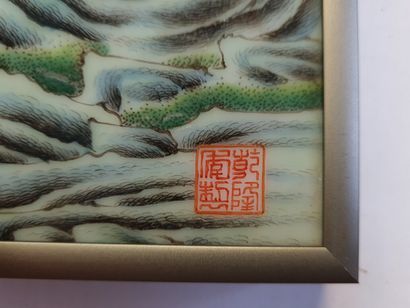 
Paire de plaques en porcelaine à décor de...