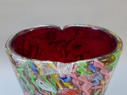 Large multicoloured glass vase. 

H. :34.5...