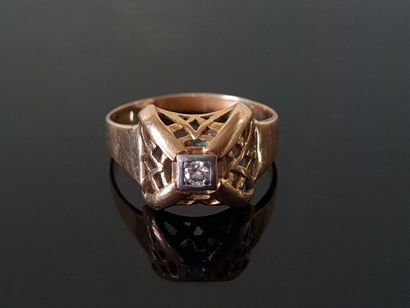 Ring in 750°/ 00 gold, square openworked...