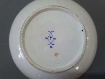 SEVRES. XVIII° siècle.

Suite de cinq gobelets...