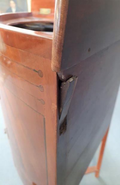 Bar d'angle Anglais. 

82 x 65 x 44 x 46...