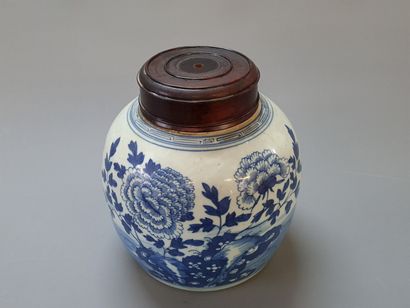 Pot à gingembre en porcelaine à décor de...