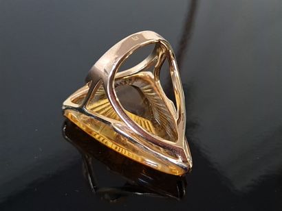 LALIQUE LALIQUE Ring in golden metal and...