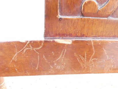 Suite de six chaises en acajou et placage...
