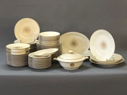 Jean LUCE (1895-1964)

Porcelain dinner service...